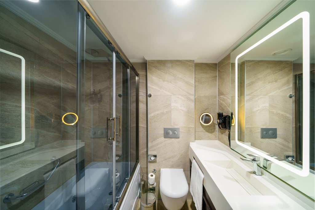 57245_Guest_Bathroom_UG4_1-Custom