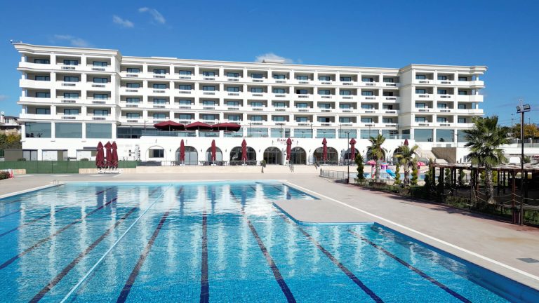 ramada-havuzlu-oteller-istanbul
