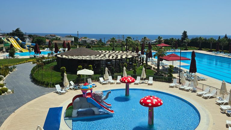 ramada-plaza-silivri-havuz