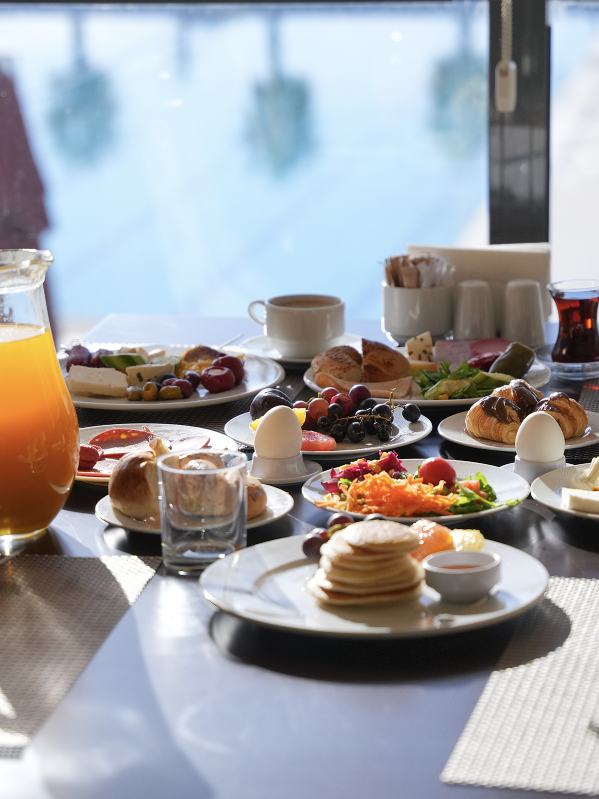 ramada-silivri-manzarali-kahvalti